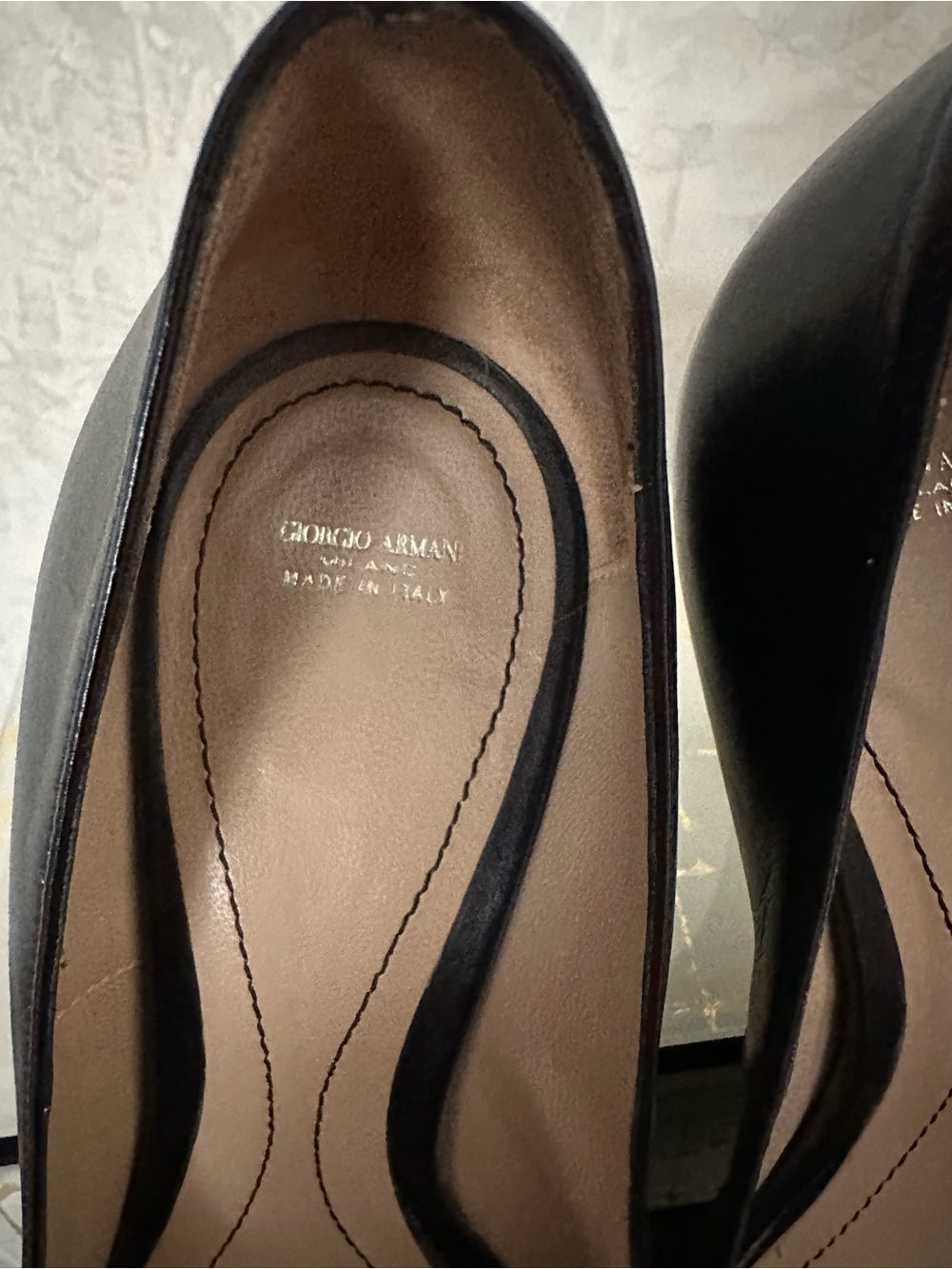 Giorgio Armani Black Leather Pointed Pumps - Picture 7 of 10
